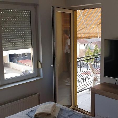 Apartman Anja Νόβι Σαντ Εξωτερικό φωτογραφία