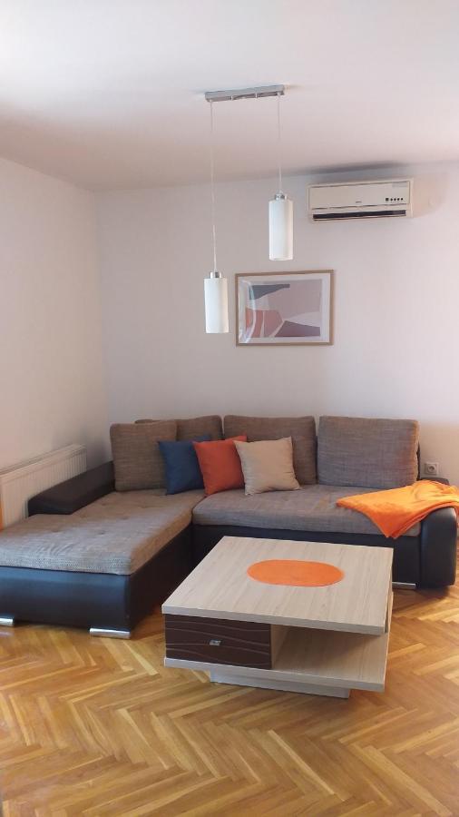 Apartman Anja Νόβι Σαντ Εξωτερικό φωτογραφία